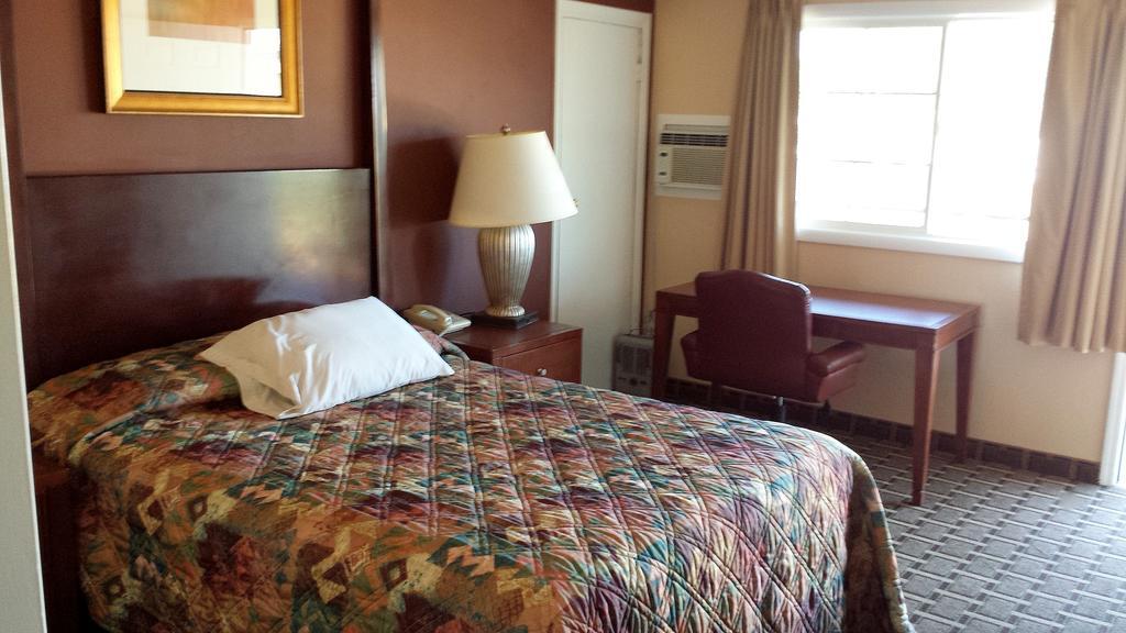 Executive Inn & Suites Лейквью Номер фото