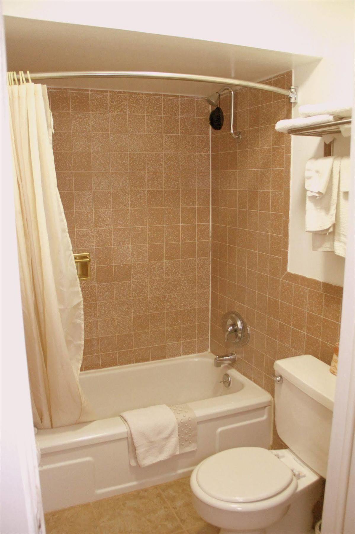 Executive Inn & Suites Лейквью Номер фото